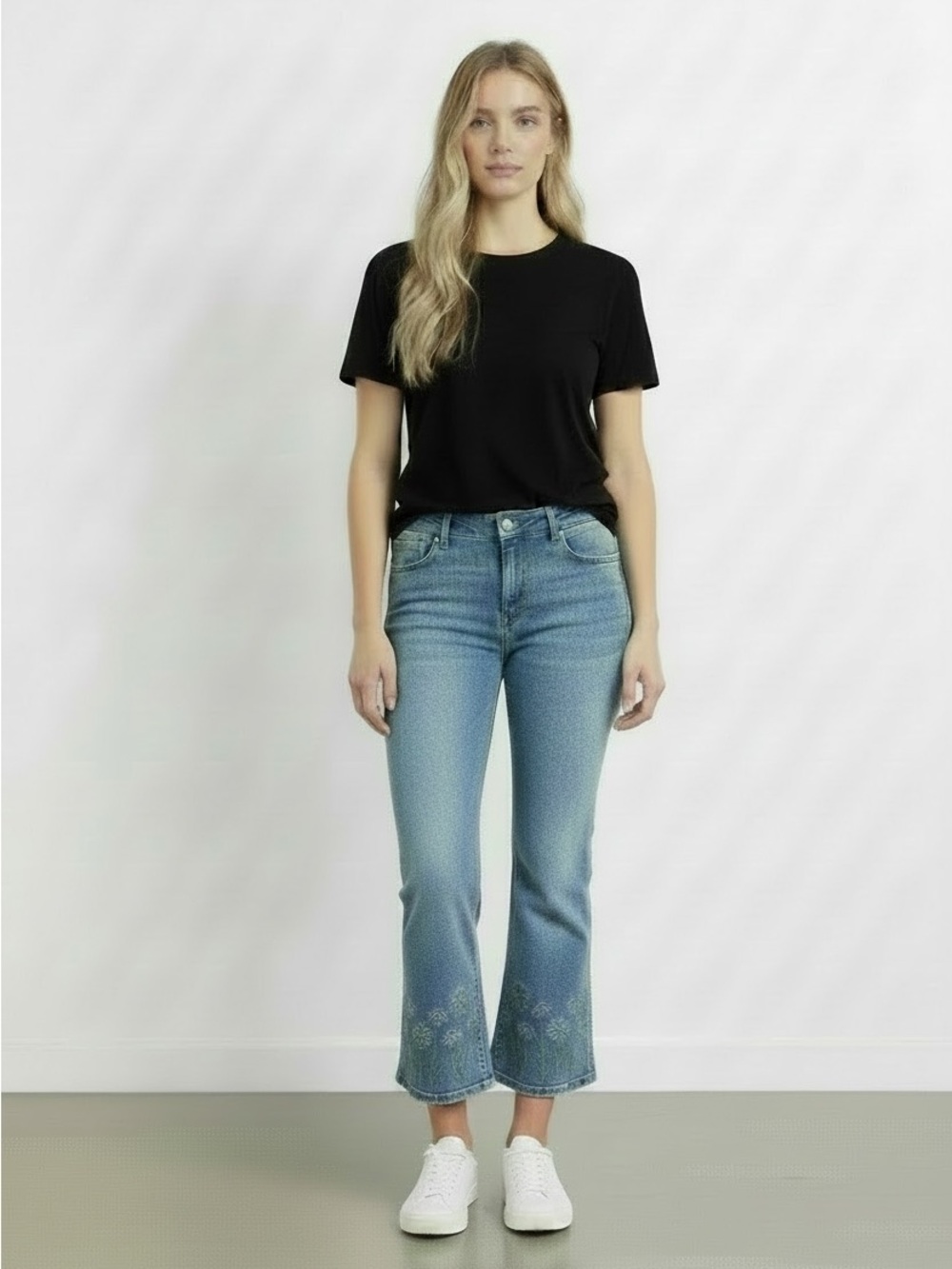 Driftwood Romy Flare Jeans Embroidered Floral Hem Size 14 Cropped Denim  New